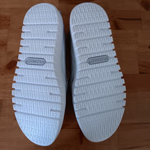 Vionic Women's Uptown Slip-On Penny Loafers Metallic Silver Size 6.5 W - Picture 9 of 9